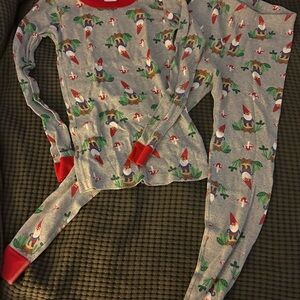Hanna Andersson Gray Pajama Set with Red and Green Gnome Print